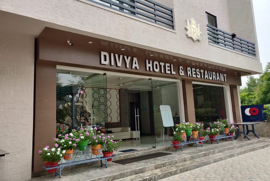 Divya Hotel & Restaurant